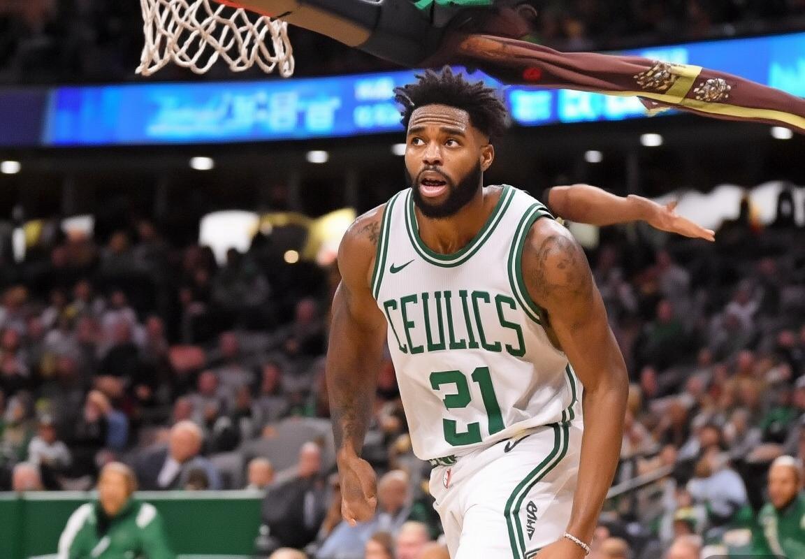凯尔特人逆转步行者：布朗31分9篮板率队翻盘，怀特关键三分助绿军巩固东部第三排名提振季后赛士气