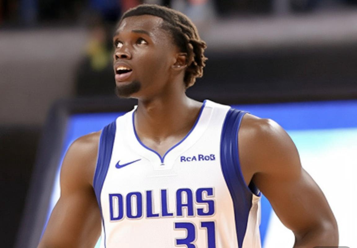 达拉斯独行侠如何运用双向合同优化轮换阵容与阵容深度，为季后赛冲刺？